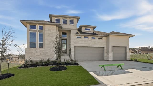 4-bedroom rental at 169 Highland Park in Castroville, TX — photo 3