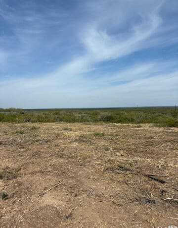 rental at 3272 County Road 1515 in Moore, TX — photo 4