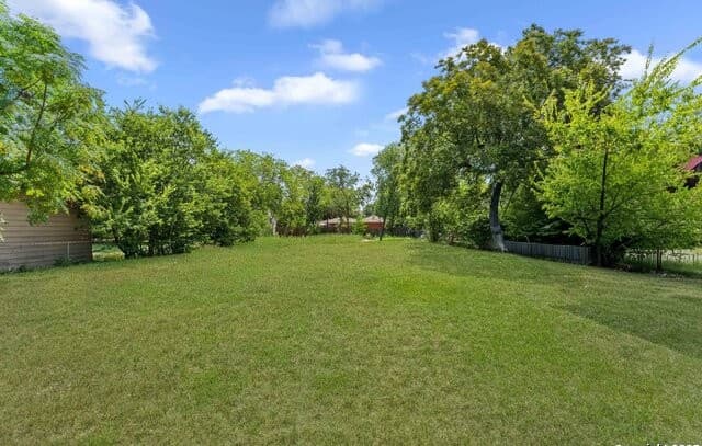 rental at 1816 Hays St in San Antonio, TX — photo 4