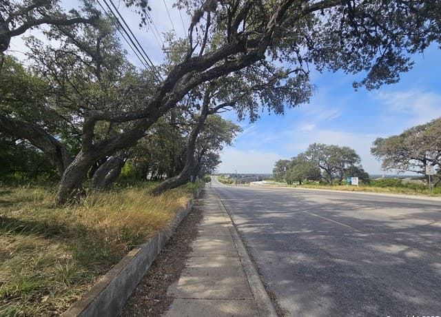 rental at 5142 Wurzbach Rd in San Antonio, TX — photo 4