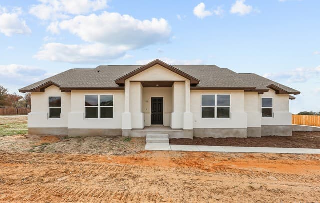 4-bedroom rental at 70 Log Cabin Way in Poteet, TX — photo 1