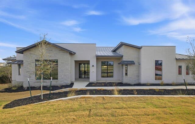 4-bedroom rental at 9758 Lenox Hill in San Antonio, TX — photo 5