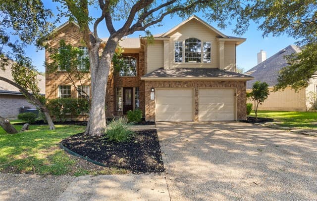 4-bedroom rental at 2410 Mill Creek in San Antonio, TX — photo 2