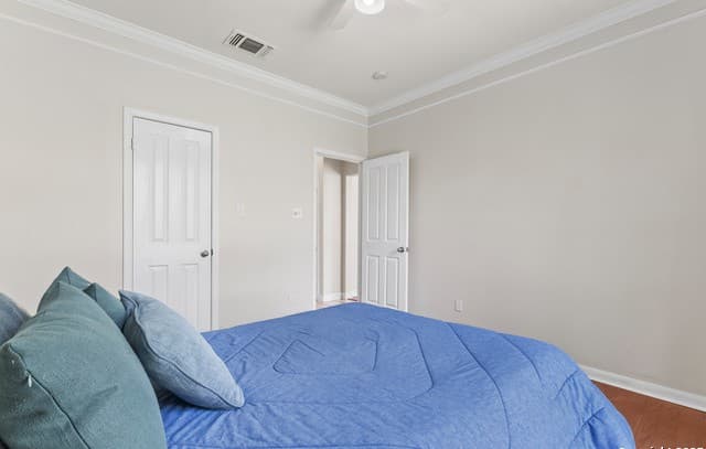 4-bedroom rental at 2410 Mill Creek in San Antonio, TX — photo 4