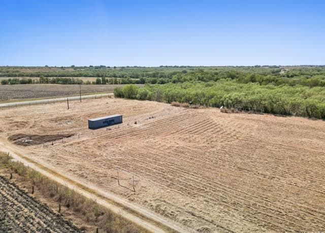 rental at 2415 Fm 1518 in St Hedwig, TX — photo 2