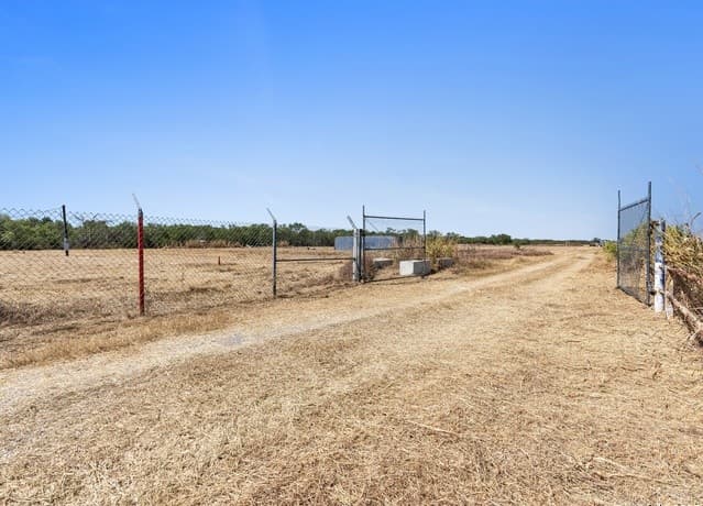 rental at 2415 Fm 1518 in St Hedwig, TX — photo 4