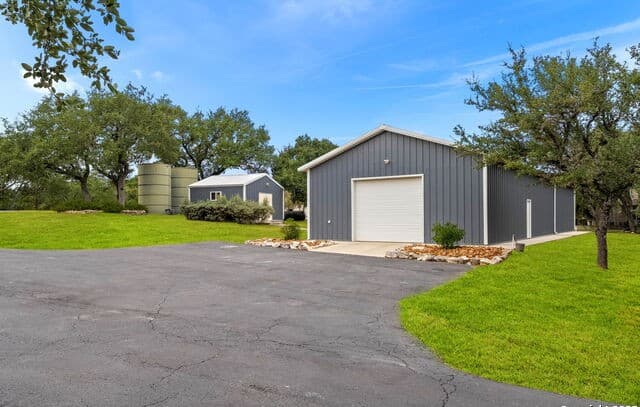 4-bedroom rental at 117 Clear Springs Drive in Boerne, TX — photo 5