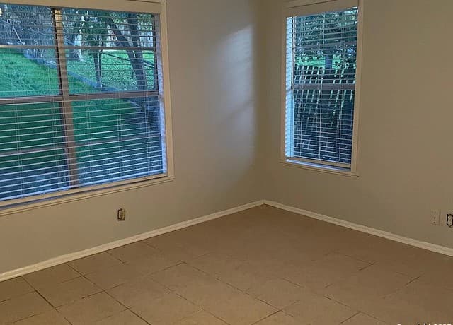 4-bedroom rental at 3338 Bob Billa in San Antonio, TX — photo 4