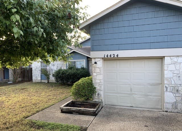 rental at 14422 Hereford in San Antonio, TX — photo 1