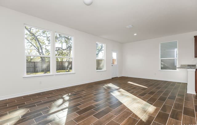 3-bedroom rental at 4662 Otra Otra Drive in San Antonio, TX — photo 4