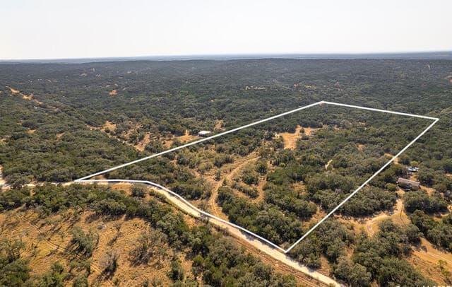 rental at 540 Pr 233 in Hondo, TX — photo 1