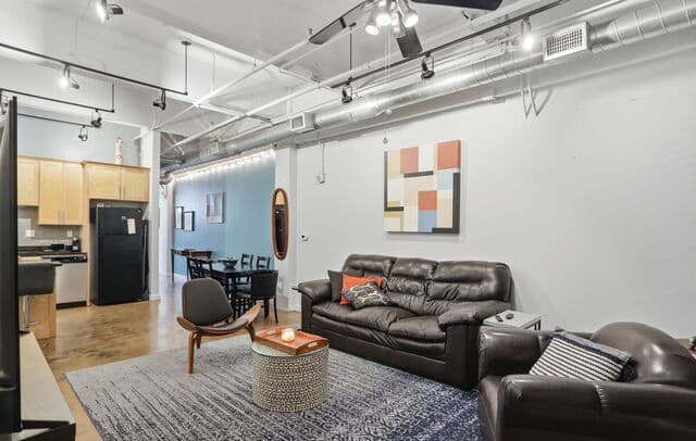 1-bedroom rental at 1339 S Flores Unit 105B in San Antonio, TX — photo 5