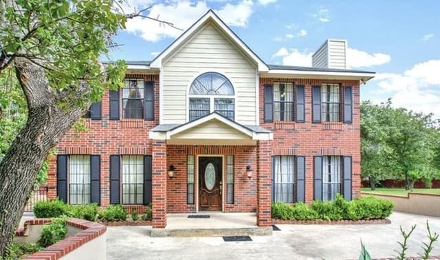 3-bedroom rental at 353 Eagle Ridge in Floresville, TX — photo 1