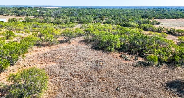 rental at FM 472 in Bigfoot, TX — photo 5