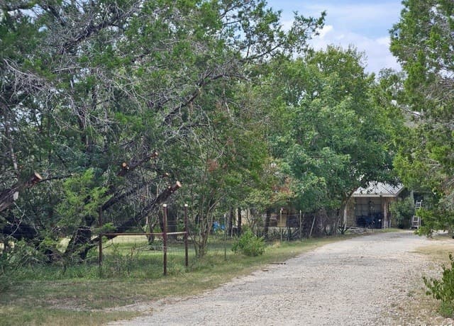 3-bedroom rental at 21 Wasp Creek Rd in Boerne, TX — photo 1
