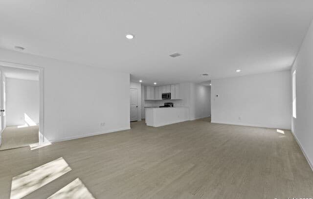 4-bedroom rental at 7614 Bohemian Grove in San Antonio, TX — photo 5