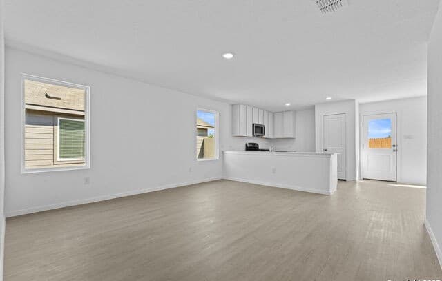 3-bedroom rental at 7307 Nessie Trails in San Antonio, TX — photo 2
