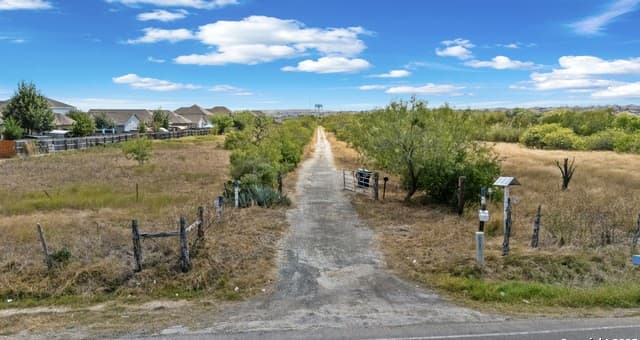 rental at 7380 Binz Engleman in Converse, TX — photo 4