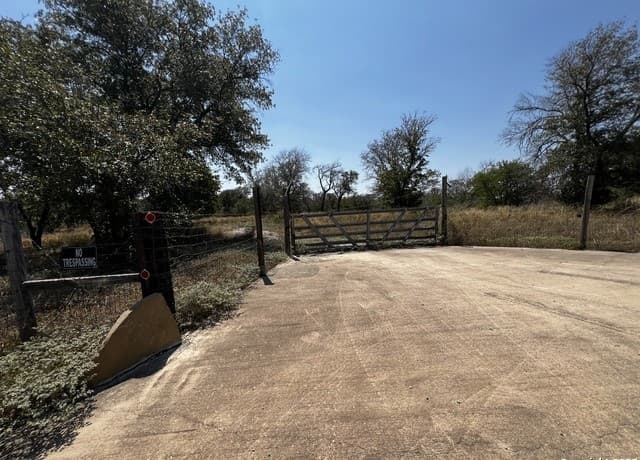 rental at TBD, LOT 17 Woodland Hills in Poteet, TX — photo 2