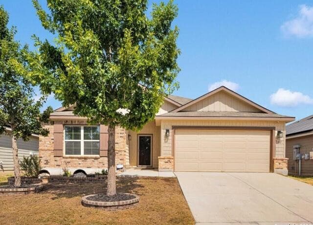 4-bedroom rental at 5407 Pearl Valley in San Antonio, TX — photo 2