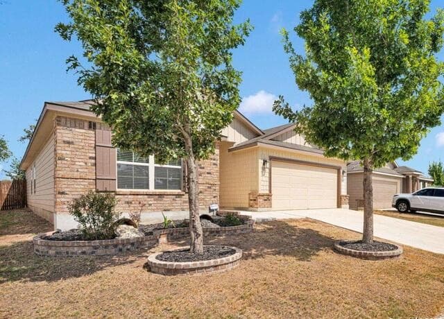 4-bedroom rental at 5407 Pearl Valley in San Antonio, TX — photo 3