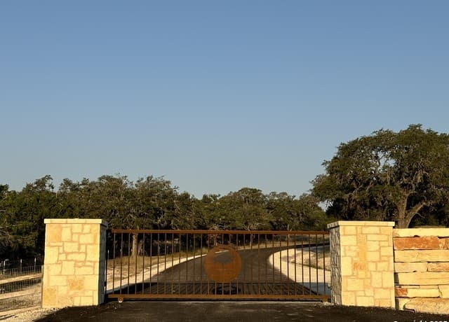 rental at LOT 12 Pinnacle Dr in Fredericksburg, TX — photo 3