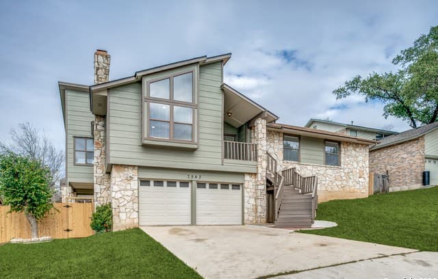 3-bedroom rental at 7543 Utsa in San Antonio, TX — photo 2