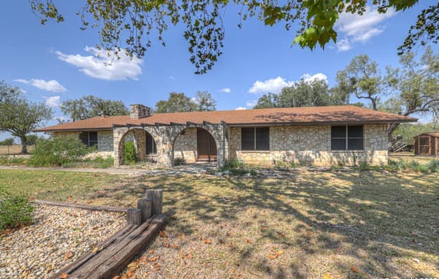 3-bedroom rental at 255 Brehm Ln in Cibolo, TX — photo 1