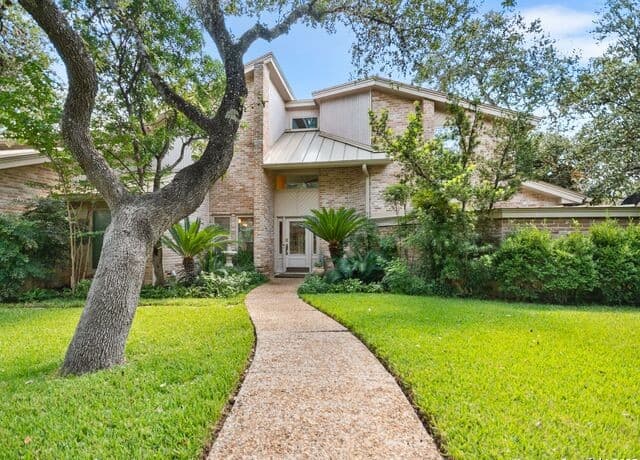 4-bedroom rental at 12511 Elm Country Lane in San Antonio, TX — photo 1