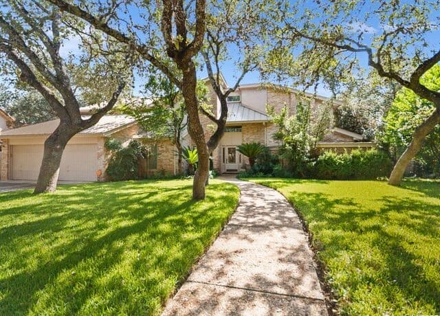 4-bedroom rental at 12511 Elm Country Lane in San Antonio, TX — photo 3