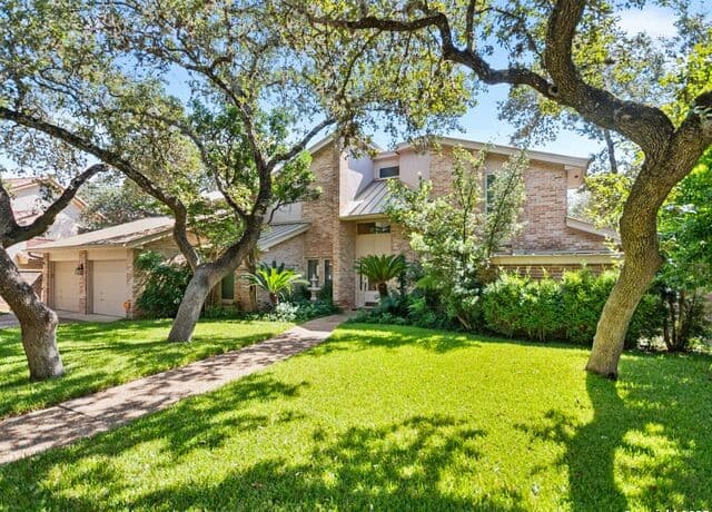 4-bedroom rental at 12511 Elm Country Lane in San Antonio, TX — photo 4