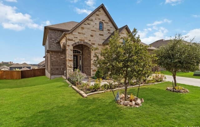 5-bedroom rental at 3810 Nublado in San Antonio, TX — photo 1