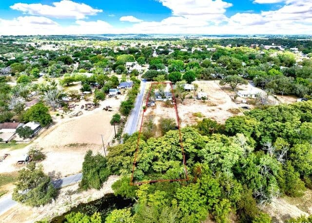 3-bedroom rental at 914 Gentilz St in Castroville, TX — photo 3