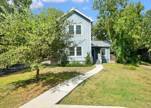 3-bedroom rental at 737 E Magnolia Avenue in San Antonio, TX — photo 1