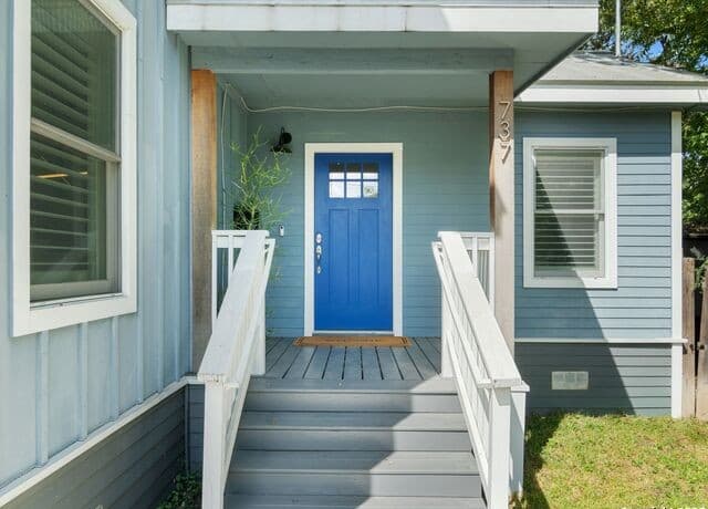 3-bedroom rental at 737 E Magnolia Avenue in San Antonio, TX — photo 3