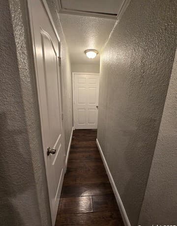 2-bedroom rental at 1718 Commercial Unit B in San Antonio, TX — photo 5
