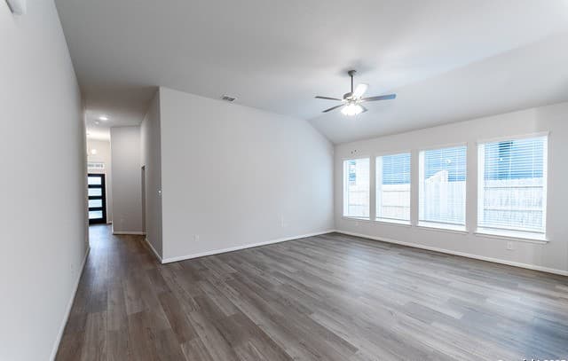 3-bedroom rental at 6305 Black Butte in Schertz, TX — photo 2