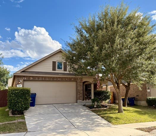 3-bedroom rental at 537 Saddlehorn in Cibolo, TX — photo 2