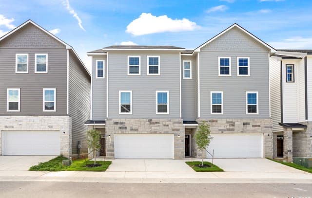 3-bedroom rental at 21531 Sir Walter in San Antonio, TX — photo 1