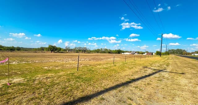 rental at TBD,LOT 11 Priest Rd in Elmendorf, TX — photo 1