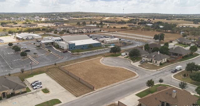 rental at 105 Juniors in La Vernia, TX — photo 5