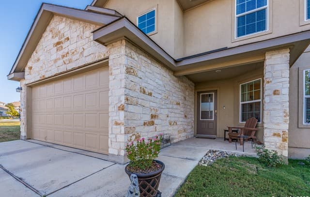 4-bedroom rental at 176 Harley Hay in Cibolo, TX — photo 3