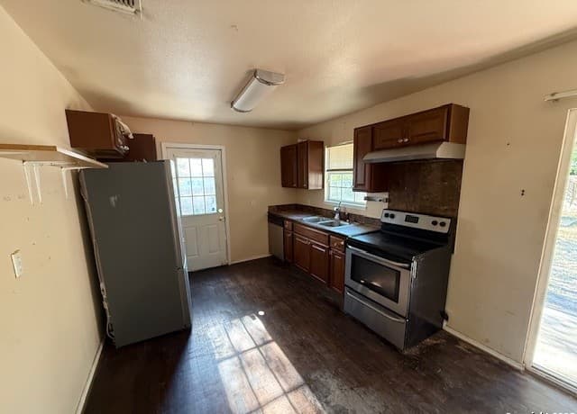 3-bedroom rental at 515 Bangor in San Antonio, TX — photo 4