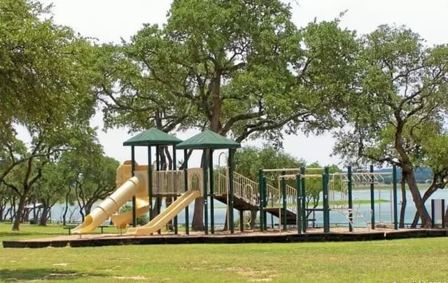 rental at 1145 Mystic Shores Blvd in Spring Branch, TX — photo 4