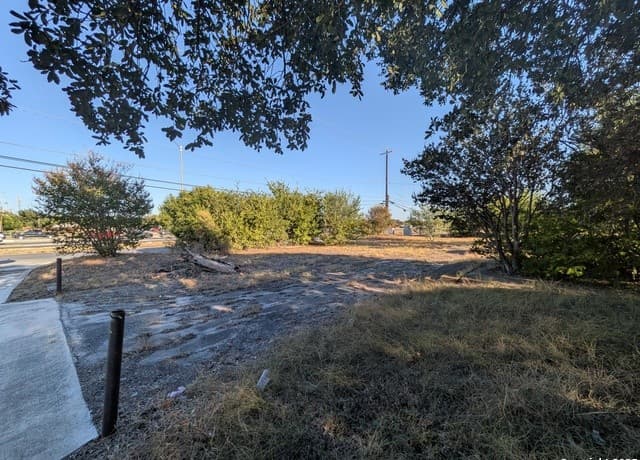 rental at 102 Moss Valley in San Antonio, TX — photo 1