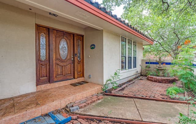 3-bedroom rental at 8470 Park Lane Dr in San Antonio, TX — photo 5