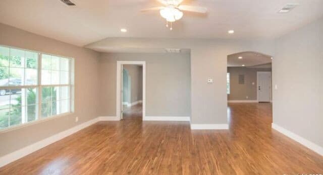 3-bedroom rental at 1519 El Monte in San Antonio, TX — photo 4