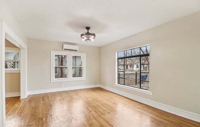 3-bedroom rental at 118 Raleigh Place in San Antonio, TX — photo 2