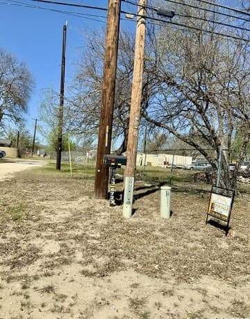 rental at 6723 W Commerce in San Antonio, TX — photo 1