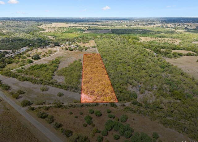 rental at 3808 County Road 128 in Floresville, TX — photo 1